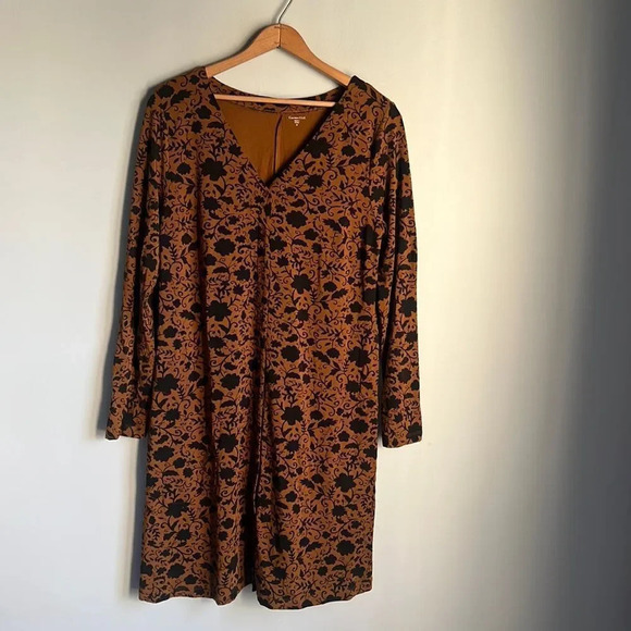 Garnet Hill Phoebe Brown Black Floral Button Front Knit Dress - Picture 2 of 11